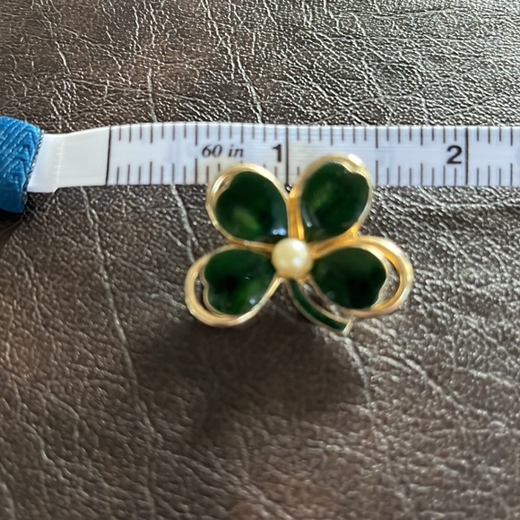 Four leaf clover pin. - Picture 2 of 4